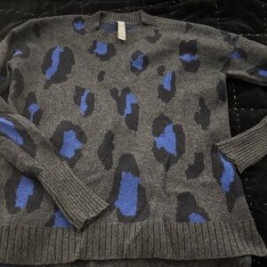 Athleta Gray and Blue Crewneck Sweater